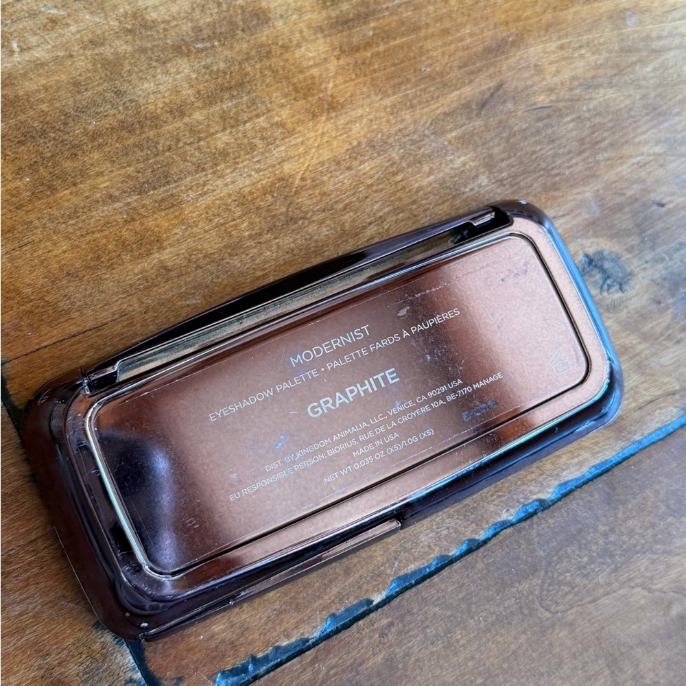 Hourglass Graphite Eyeshadow Palette - Picture 3 of 3